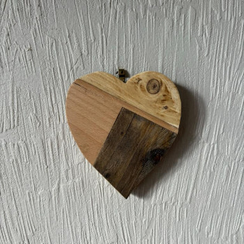 Coeur en bois asymétrique