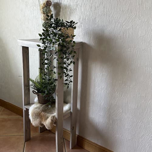 sellette en bois gris