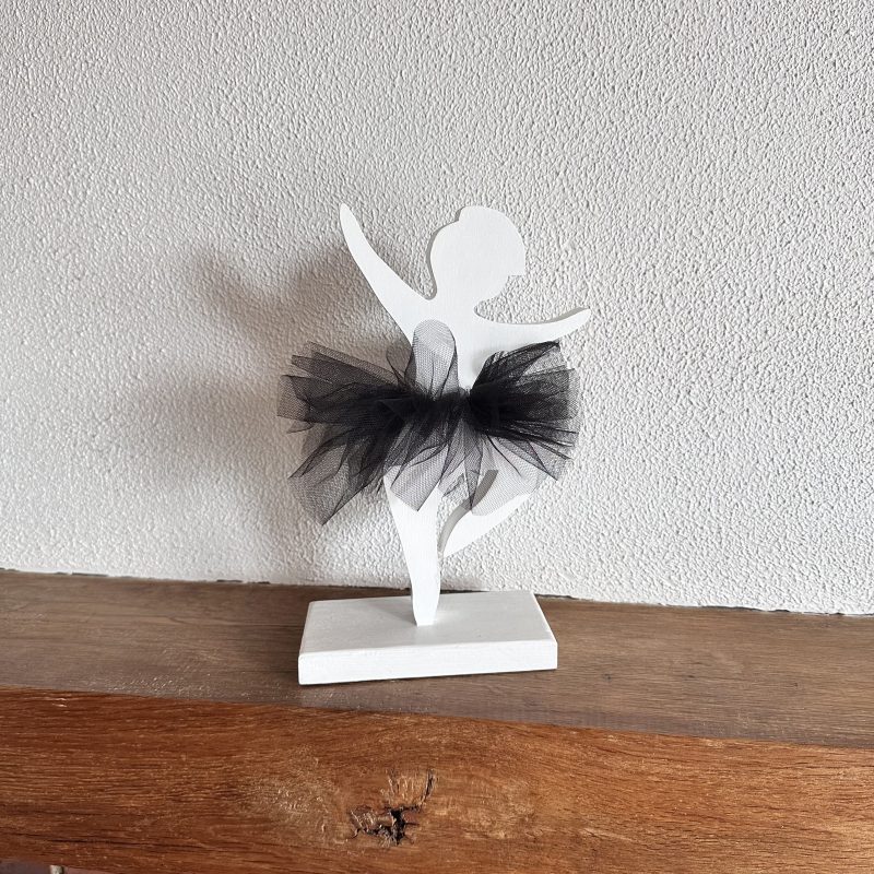 Danseuse blanche tutu noir