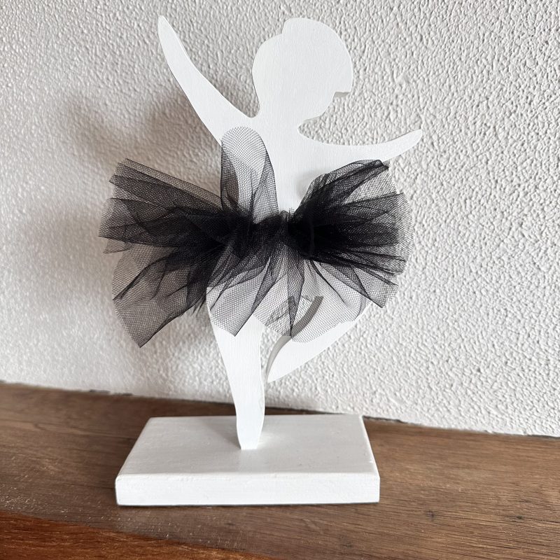 Danseuse blanche tutu noir