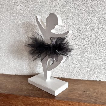 Danseuse blanche tutu noir